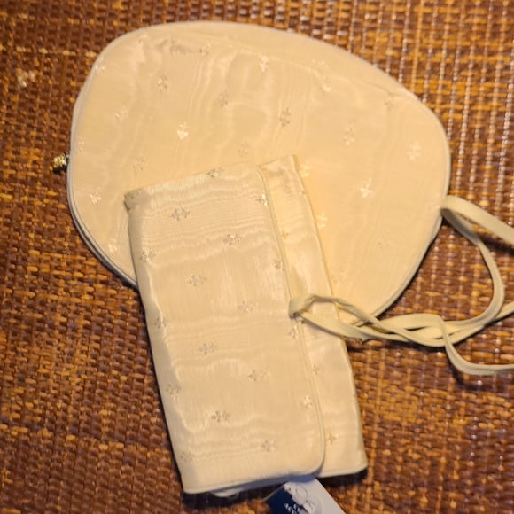 2 piece Oscar de la Renta cosmetic bags - Picture 9 of 9